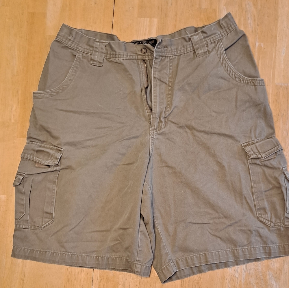 Canyon Guide Men's 36 cargo shorts